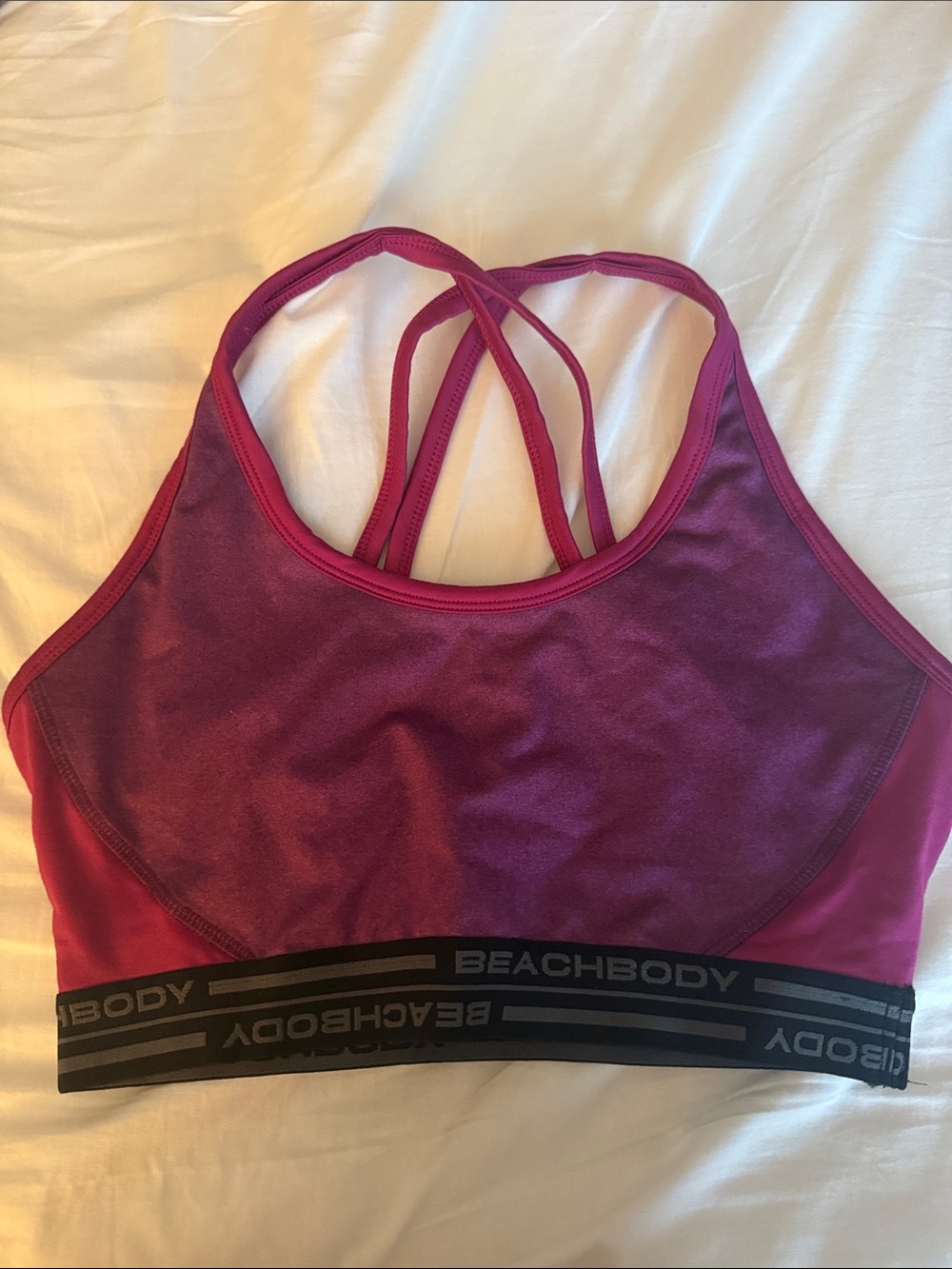 Beachbody Women's Cross-Back Sports Bra in Magenta